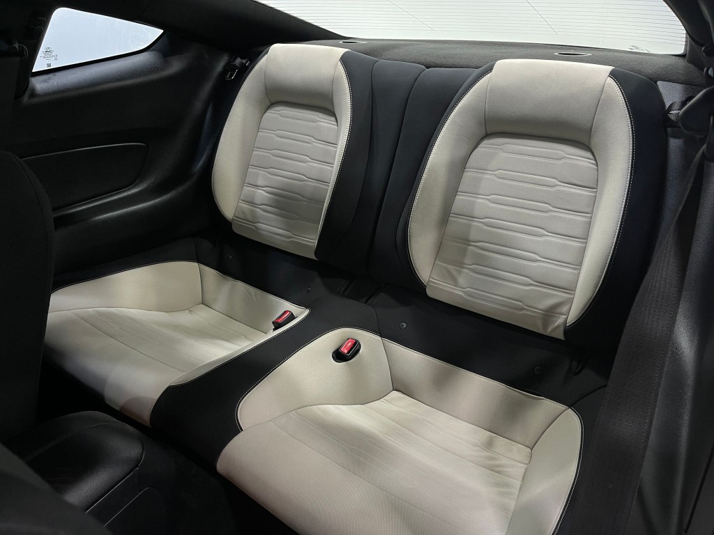 2015 Ford Mustang Image 29