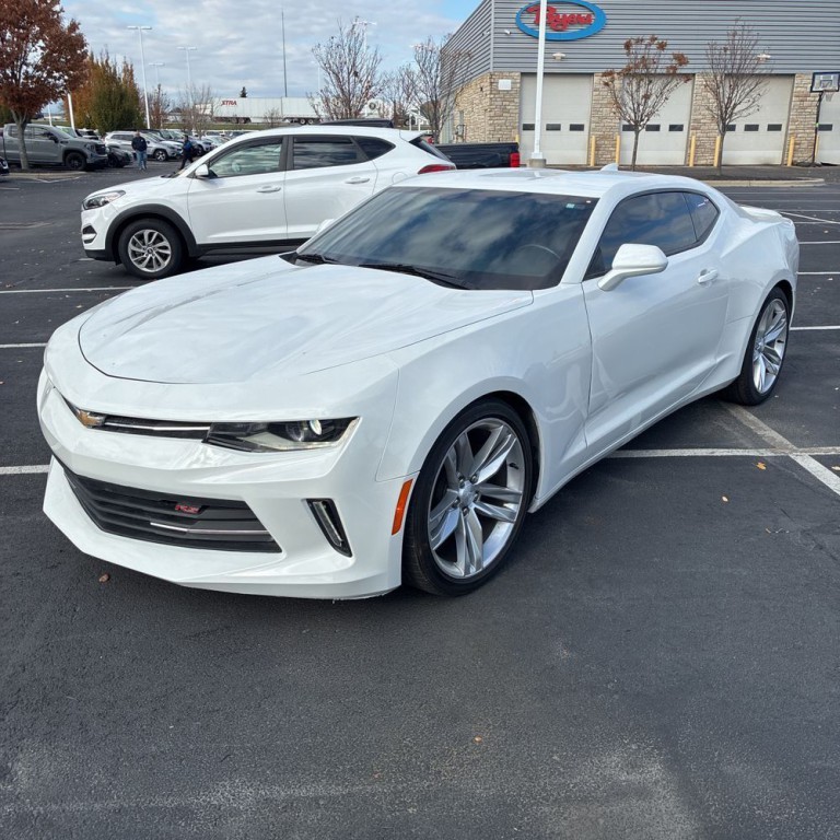 2018 Chevrolet Camaro Image 2