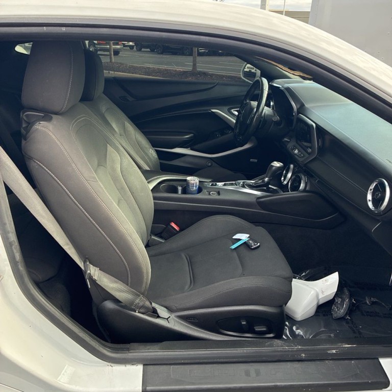 2018 Chevrolet Camaro Image 8