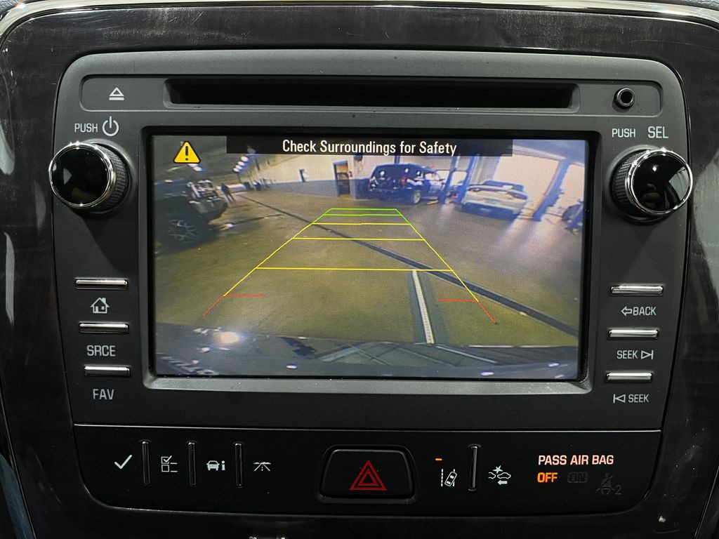 2017 Buick Enclave Image 10