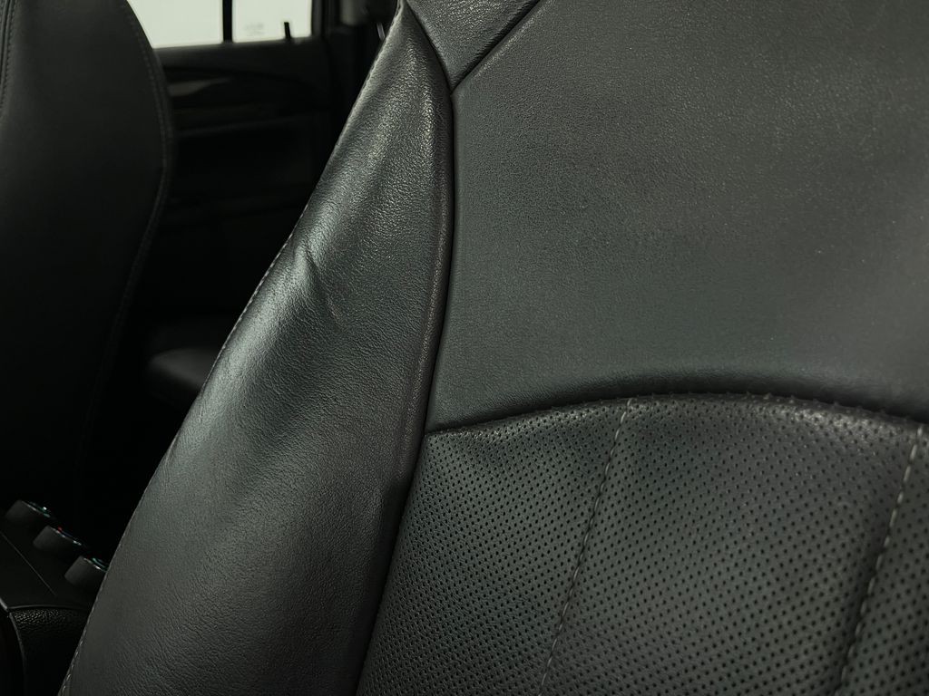 2017 Buick Enclave Image 18