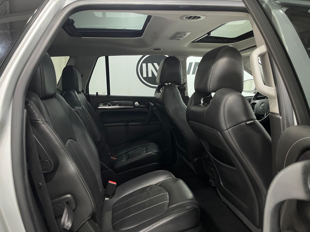 2017 Buick Enclave Image 32