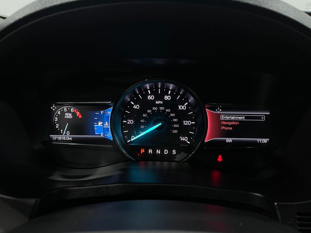 2017 Ford Explorer Image 24