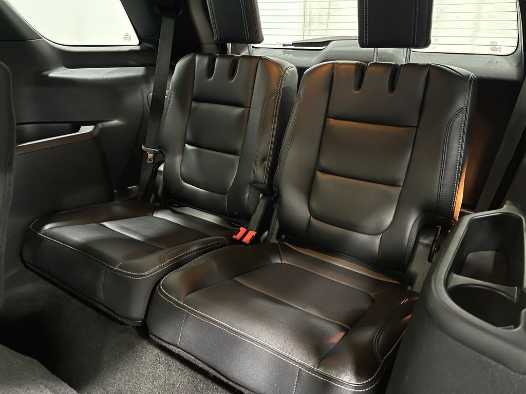 2017 Ford Explorer Image 32
