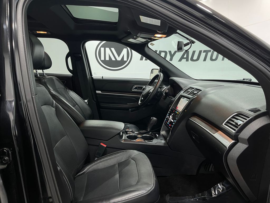 2017 Ford Explorer Image 35