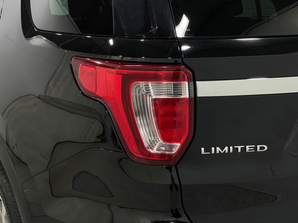 2017 Ford Explorer Image 37