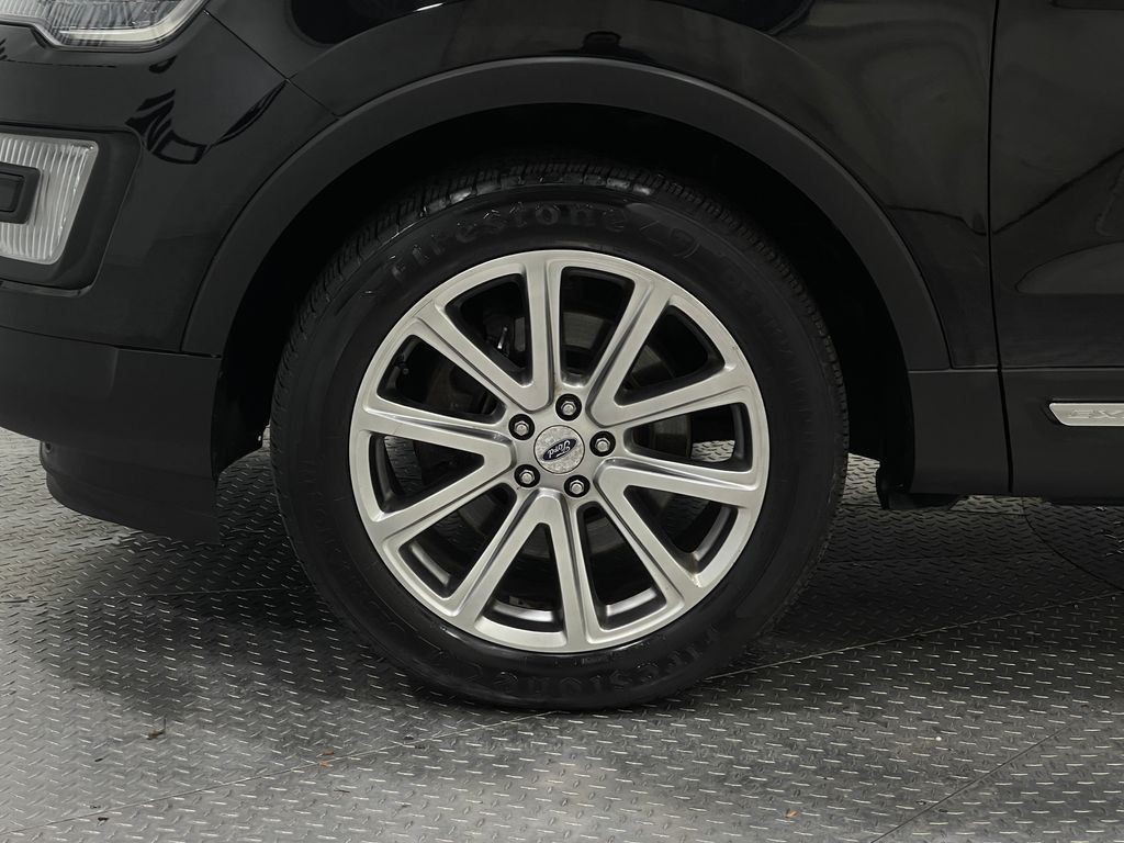 2017 Ford Explorer Image 38
