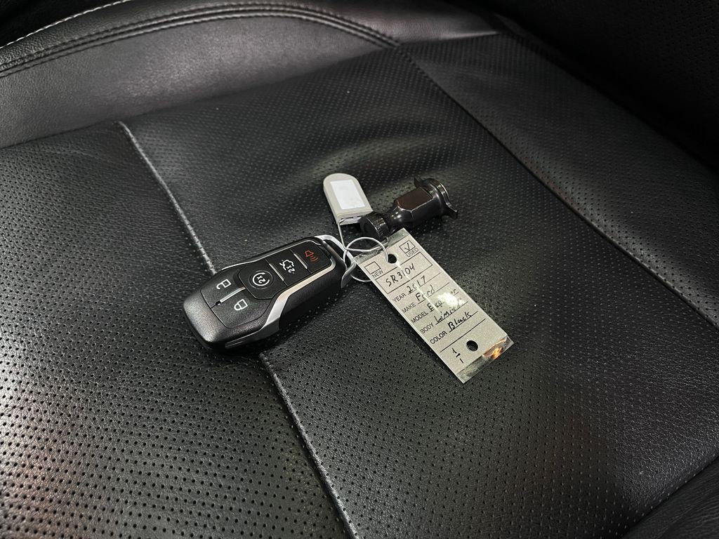 2017 Ford Explorer Image 40