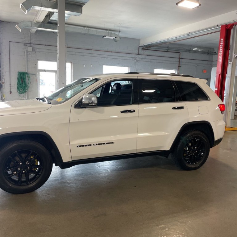 2017 Jeep Grand Cherokee Image 4