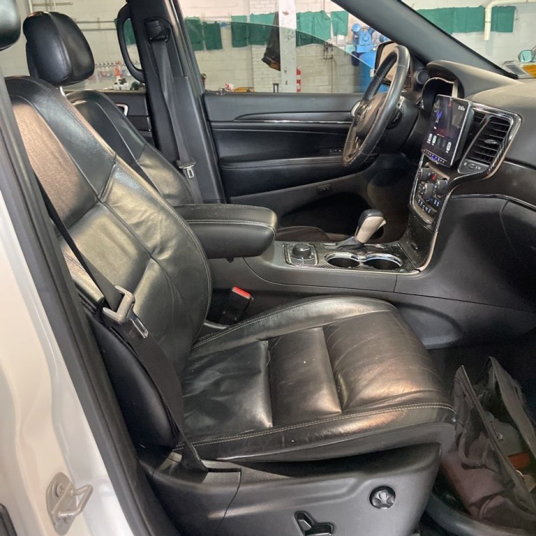 2017 Jeep Grand Cherokee Image 8