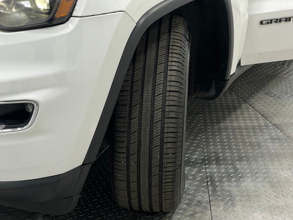 2017 Jeep Grand Cherokee Image 36