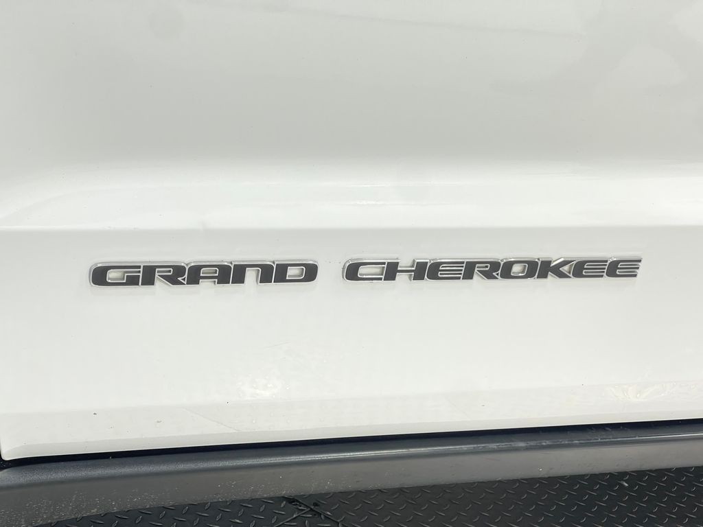 2017 Jeep Grand Cherokee Image 39