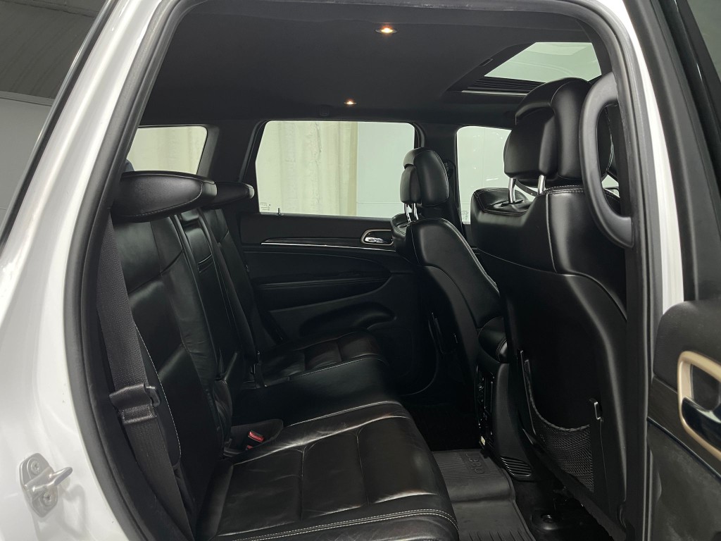 2017 Jeep Grand Cherokee Image 31