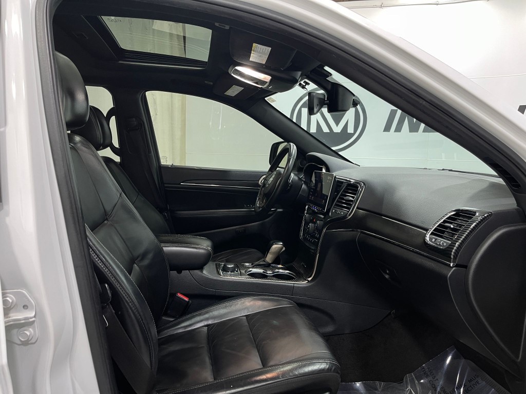 2017 Jeep Grand Cherokee Image 32