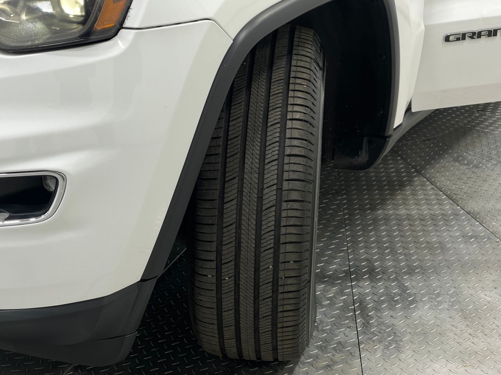 2017 Jeep Grand Cherokee Image 36