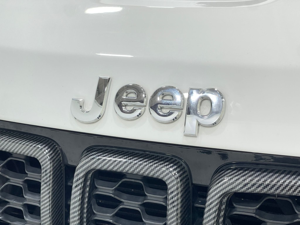 2017 Jeep Grand Cherokee Image 38