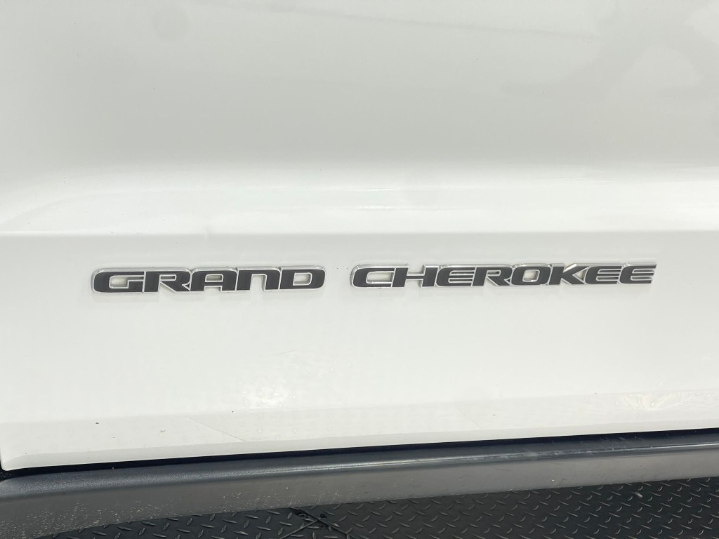 2017 Jeep Grand Cherokee Image 39