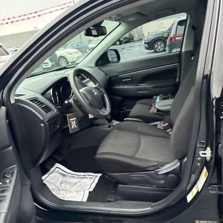 2021 Mitsubishi Outlander Image 7