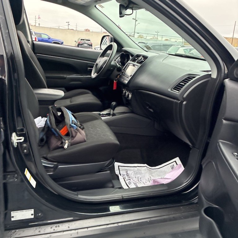 2021 Mitsubishi Outlander Image 8