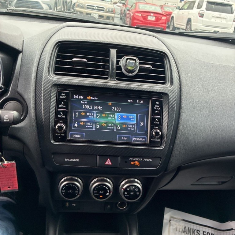 2021 Mitsubishi Outlander Image 12