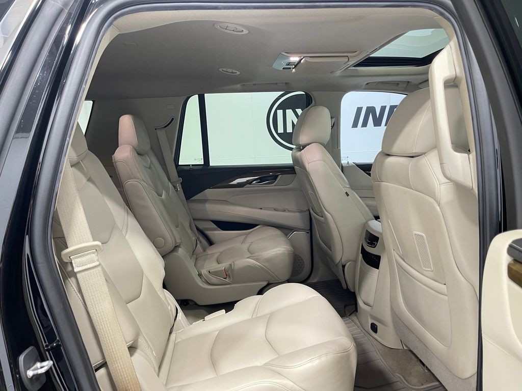 2019 Cadillac Escalade Image 35