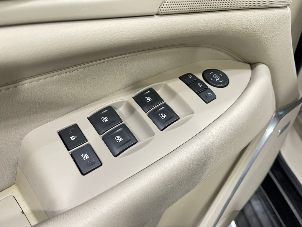 2019 Cadillac Escalade Image 18