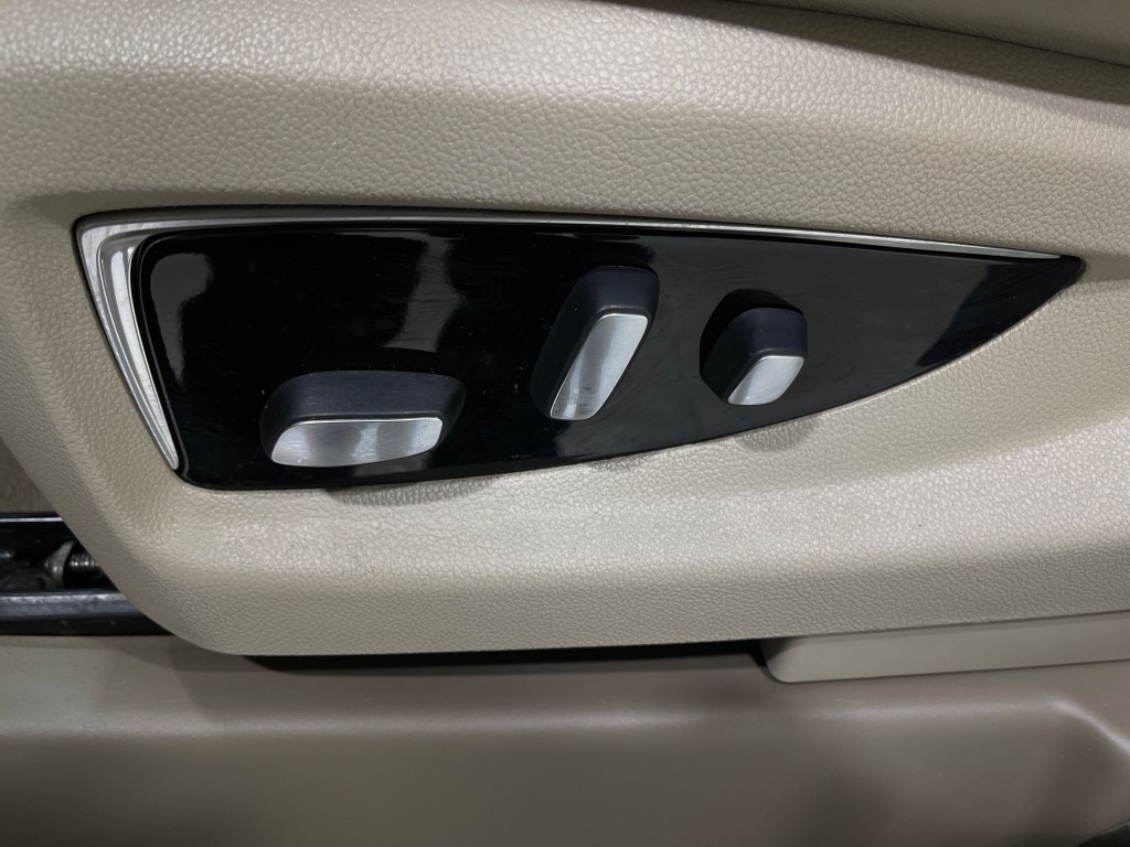 2019 Cadillac Escalade Image 20