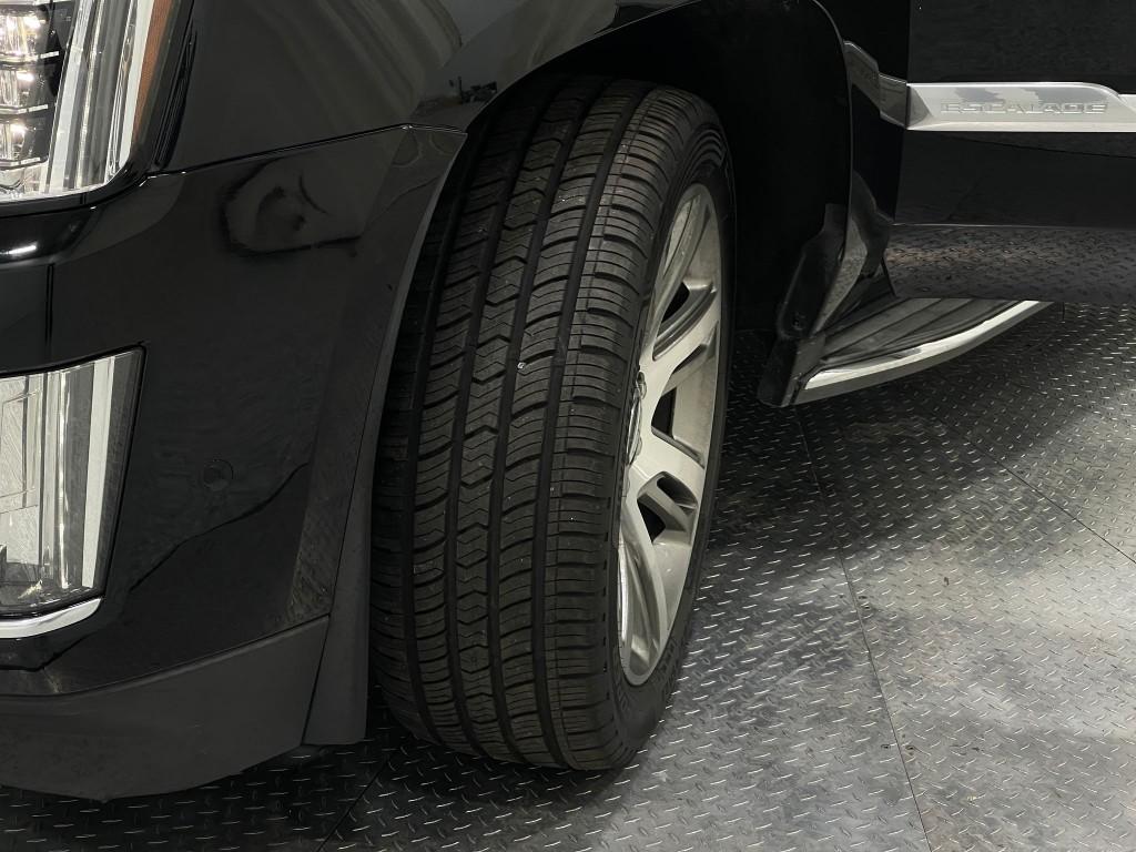 2019 Cadillac Escalade Image 40