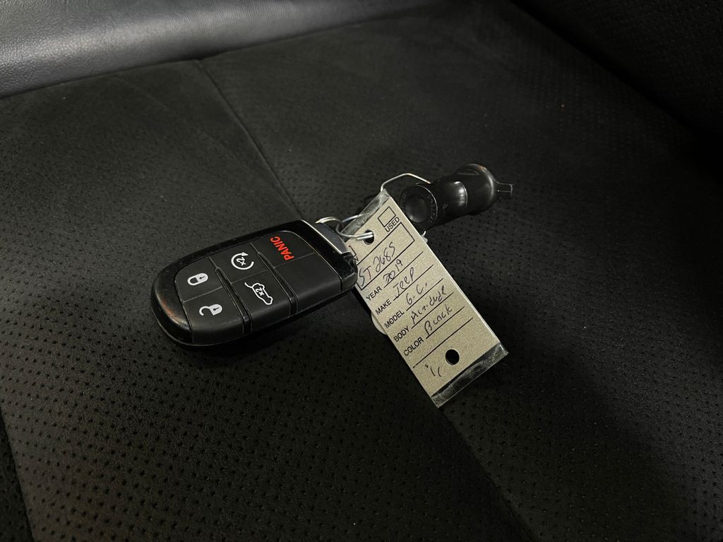 2019 Jeep Grand Cherokee Image 38