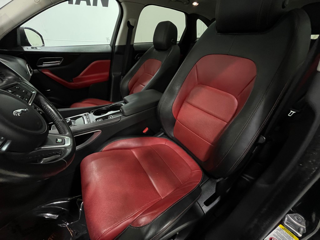 2017 Jaguar F-PACE Image 14