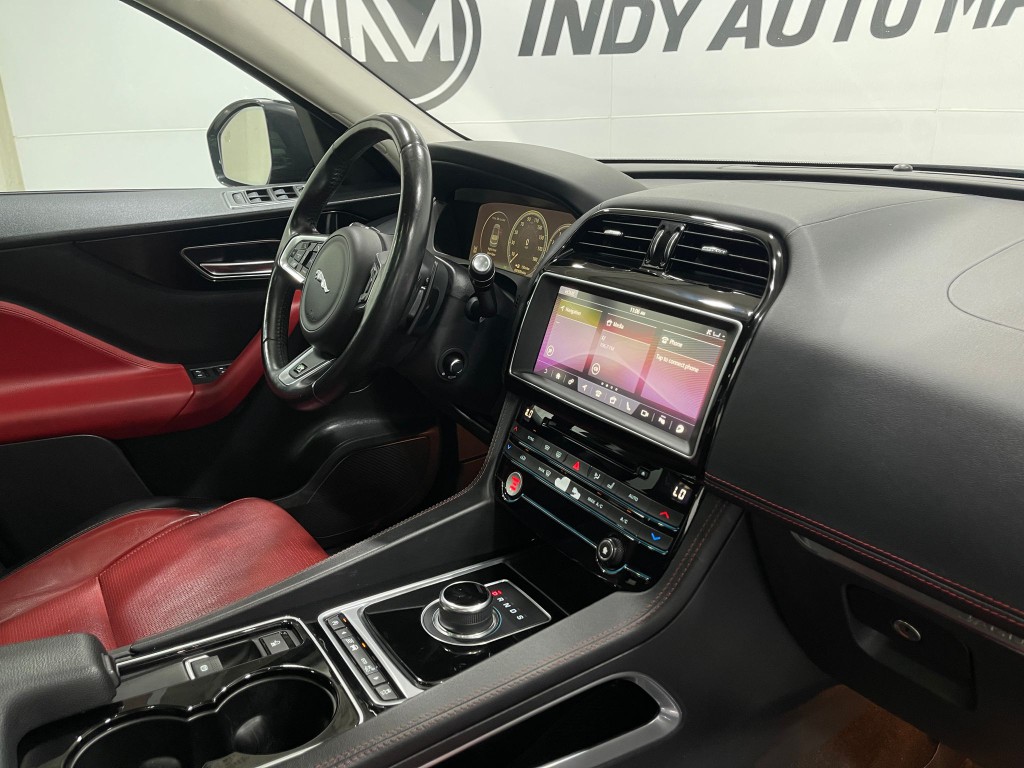 2017 Jaguar F-PACE Image 20