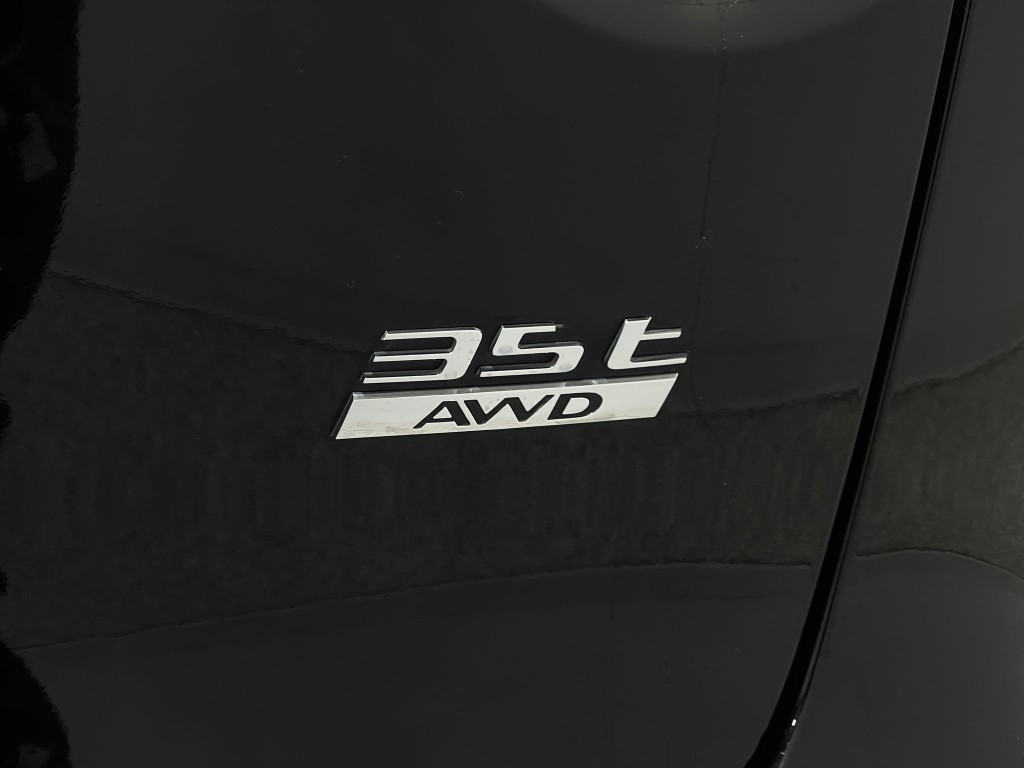 2017 Jaguar F-PACE Image 40