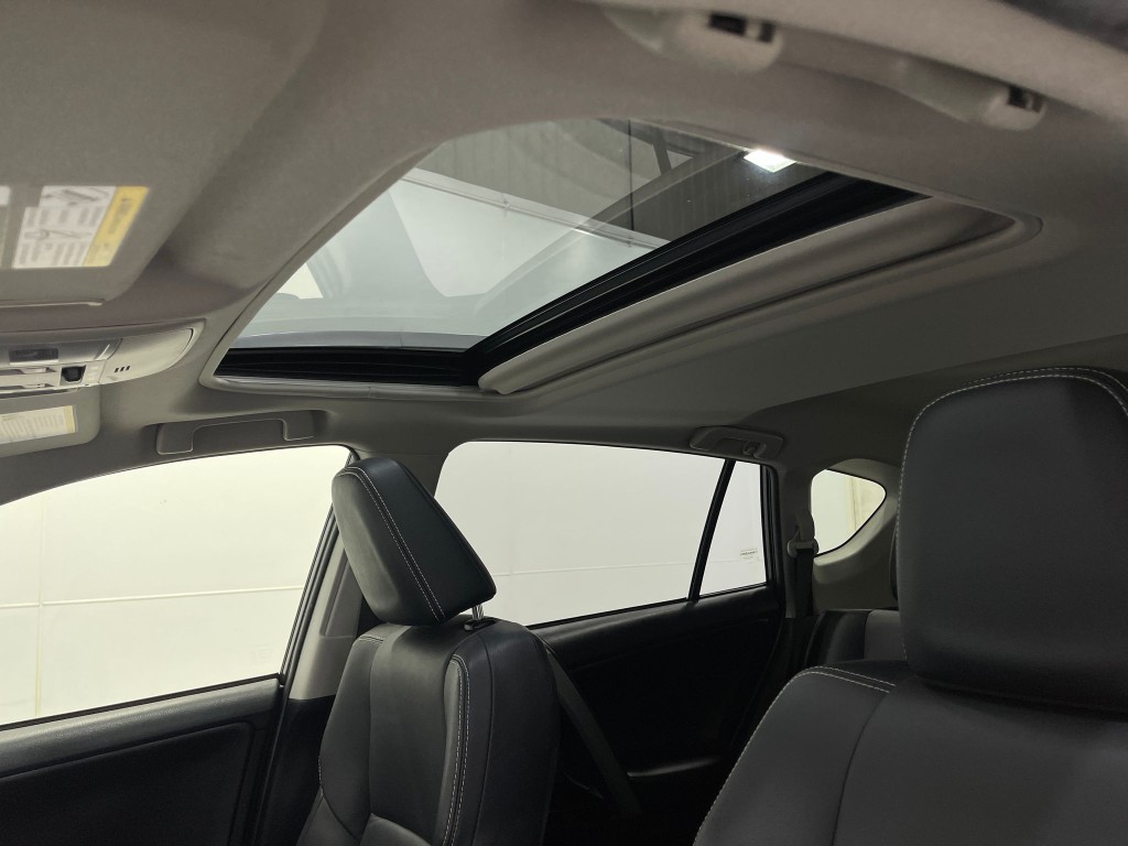 2017 Toyota Rav4 Image 11