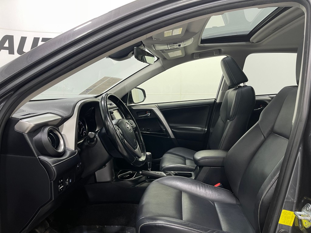 2017 Toyota Rav4 Image 13