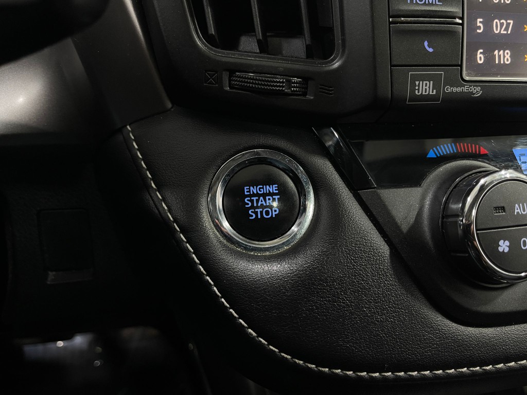 2017 Toyota Rav4 Image 21