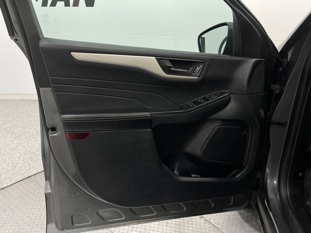 2022 Ford Escape Image 13