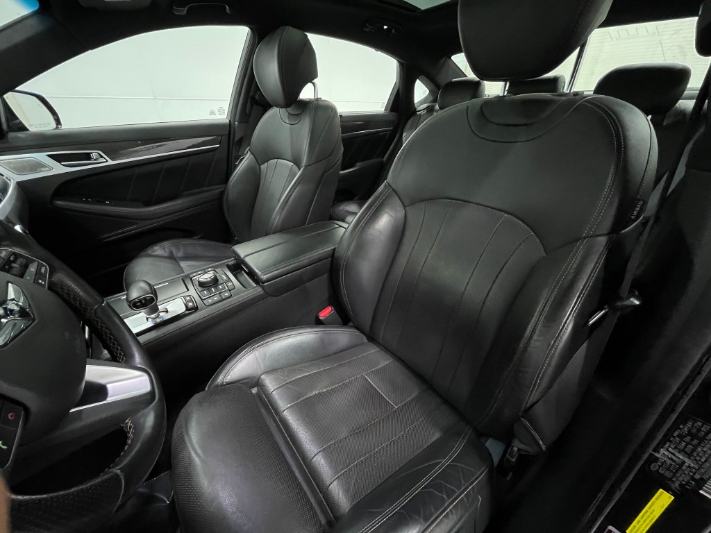 2019 Genesis G80 Image 15