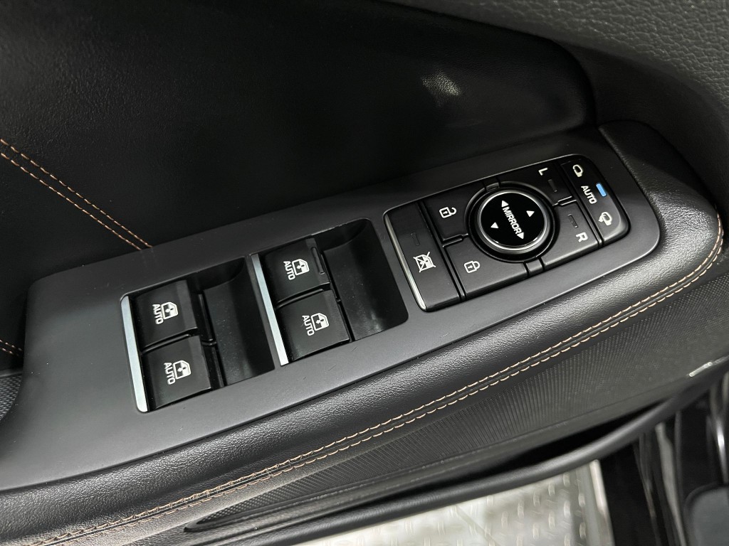 2019 Genesis G80 Image 17