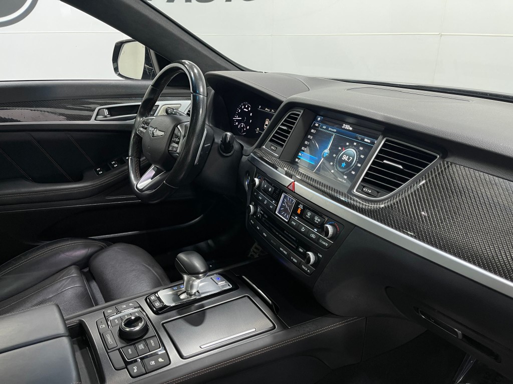 2019 Genesis G80 Image 22