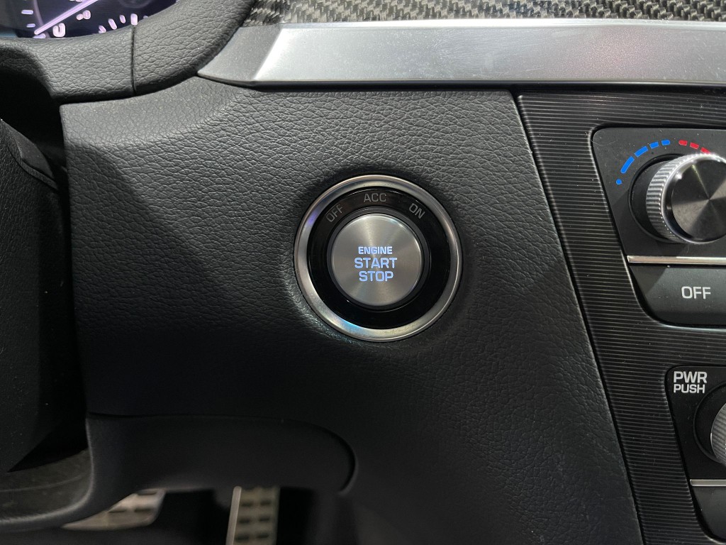 2019 Genesis G80 Image 23