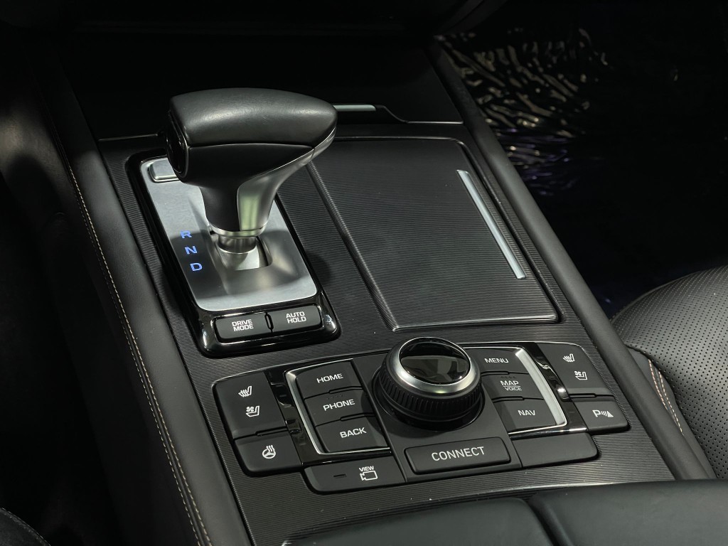 2019 Genesis G80 Image 31