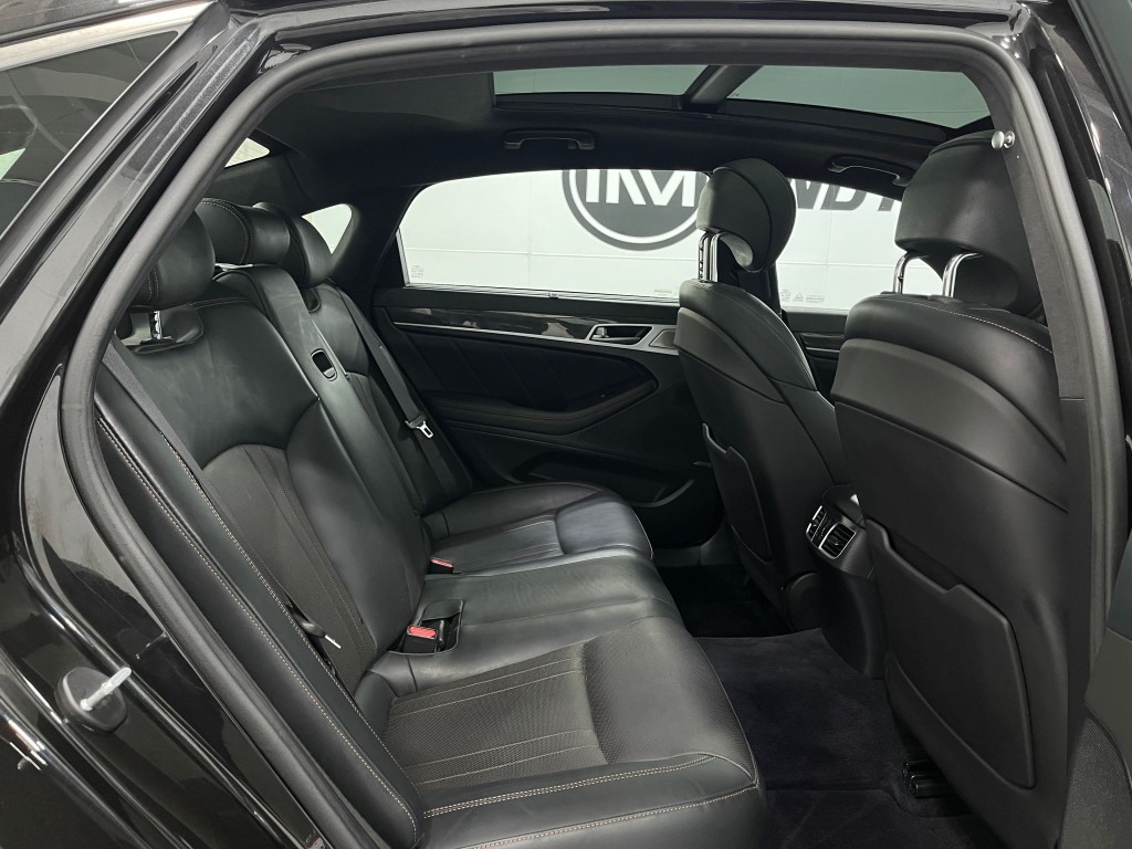 2019 Genesis G80 Image 33