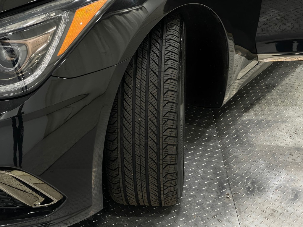 2019 Genesis G80 Image 38