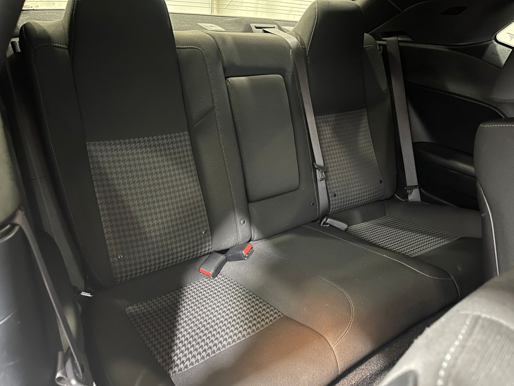 2019 Dodge Challenger Image 32