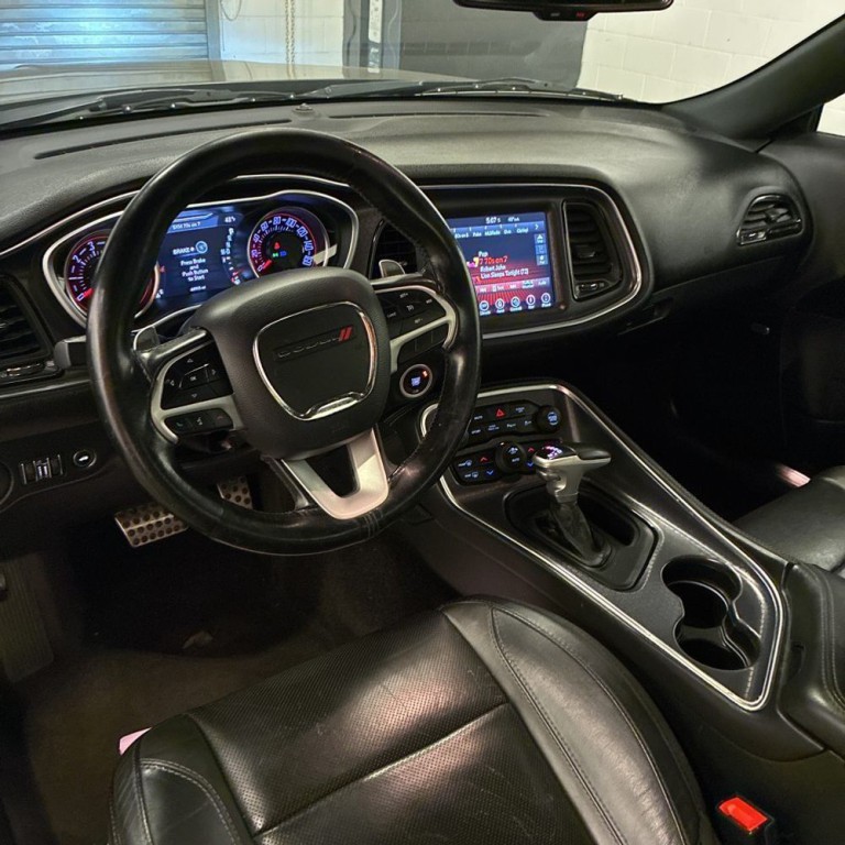 2017 Dodge Challenger Image 9