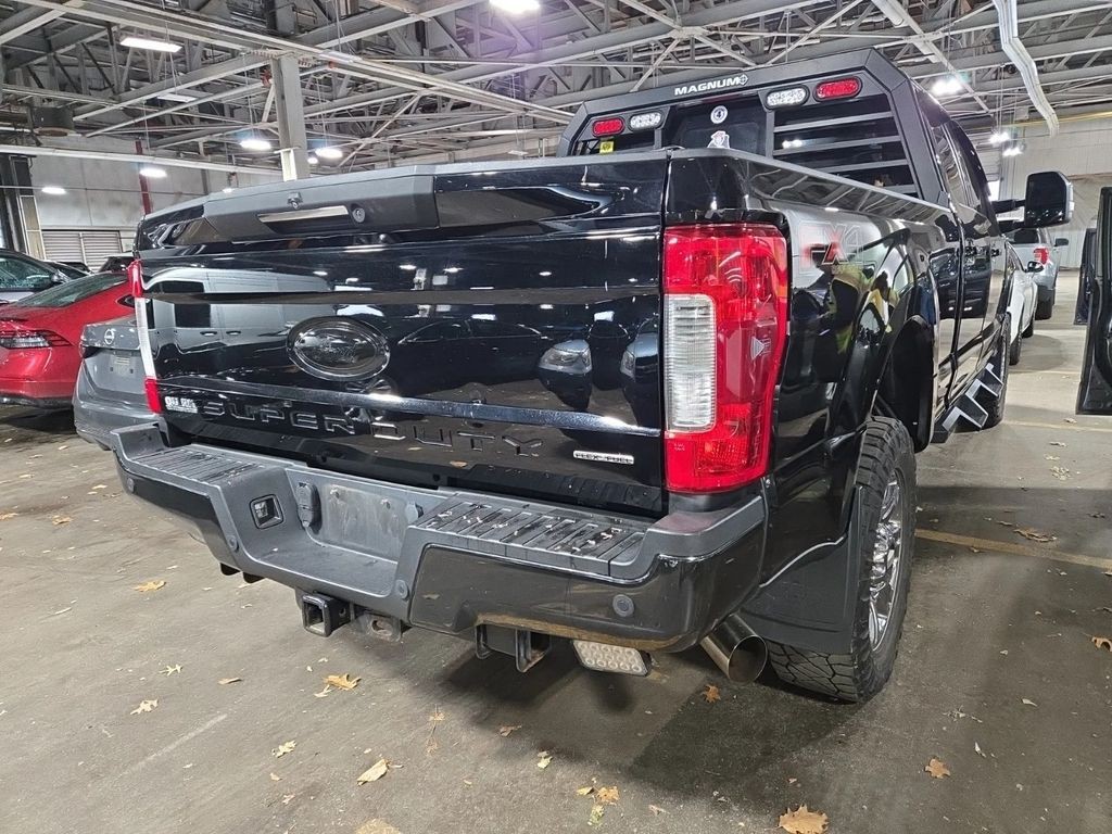 2017 Ford F-250 Image 3