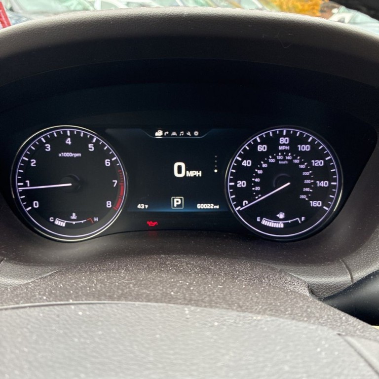 2015 Hyundai Genesis Image 10