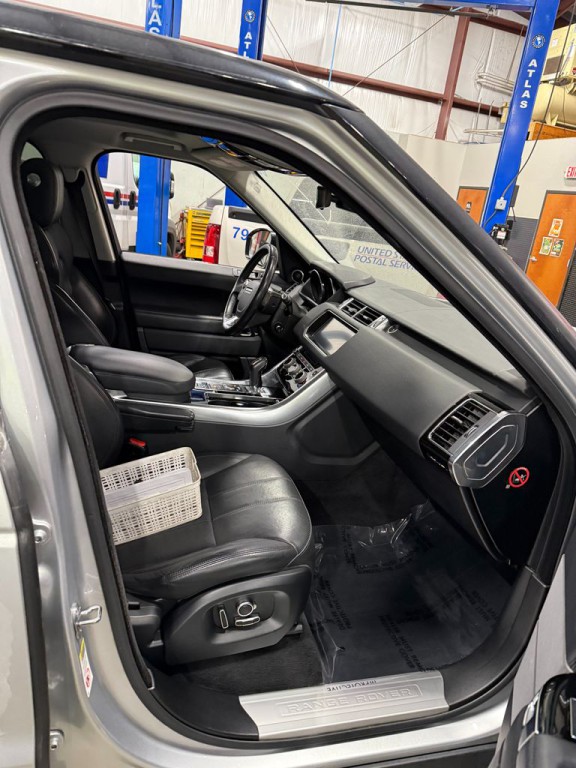 2017 Land Rover Range Rover Sport Image 6