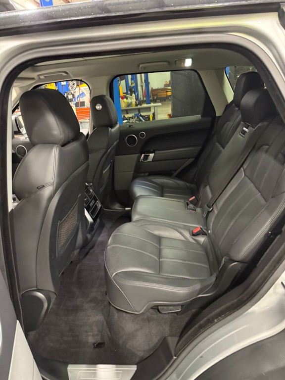 2017 Land Rover Range Rover Sport Image 8