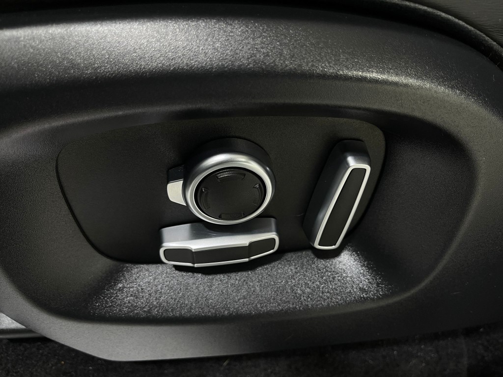 2017 Land Rover Range Rover Sport Image 17